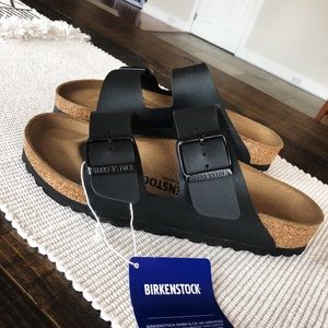 BRAND NEW birkenstock’s